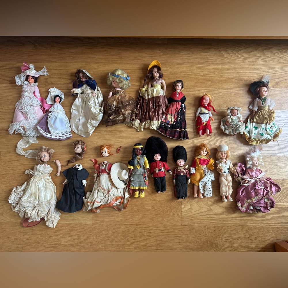 Vintage Dolls Collection